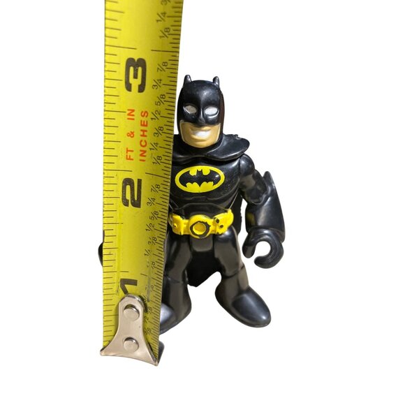 Fisher-Price Imaginext DC Super Friends Series DC Comics Batman 3" Action Figure - Picture 7 of 9